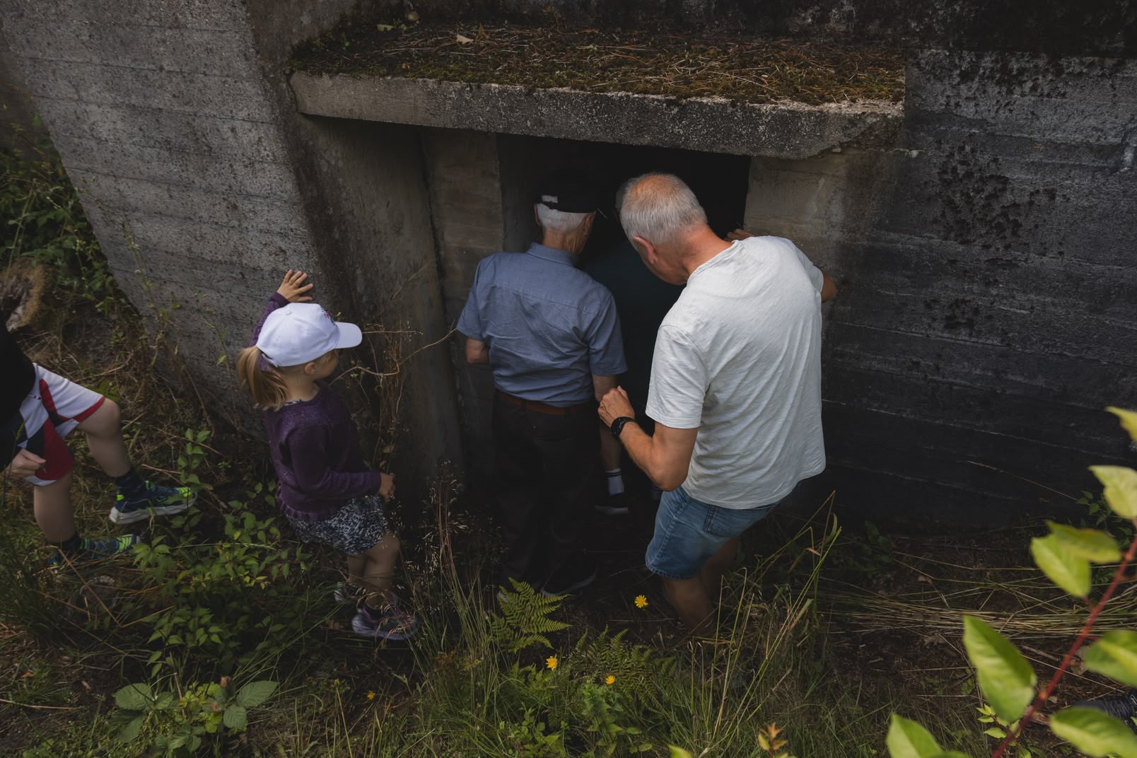 Guidet tur i bunkerne ved Nymindegablejren